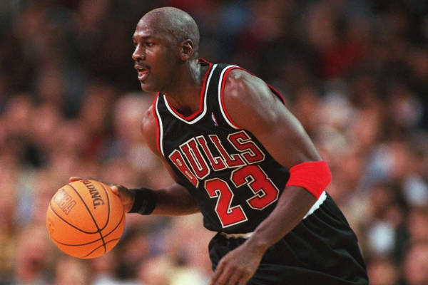 NBA歷史上的得分王：?jiǎn)痰ゎI(lǐng)銜，杜蘭特和哈登緊隨其后